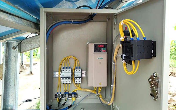 Onduleur de pompe à eau solaire de 2,2 kW en Thaïlande