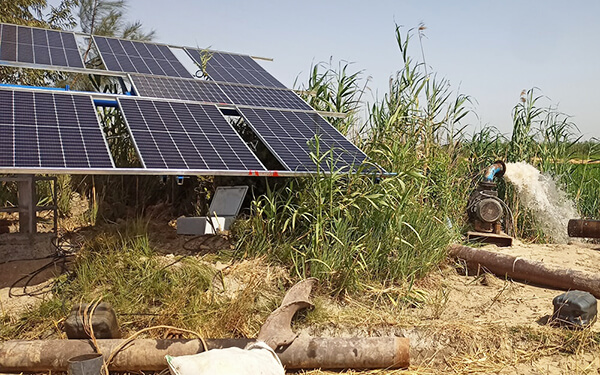 Onduleur de pompe à eau solaire de 5,5 kW au Pakistan