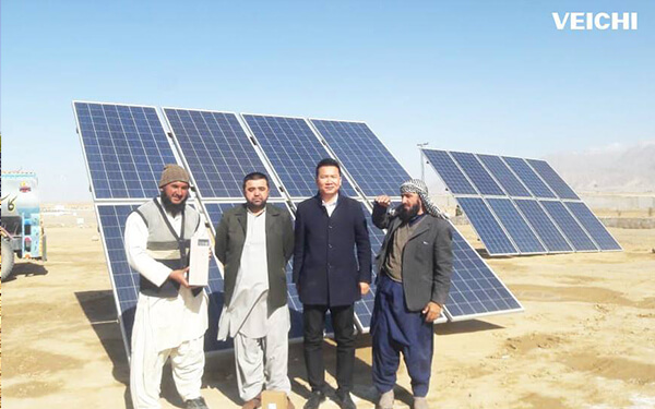Onduleur de pompe à eau solaire de 7,5 kW au Pakistan