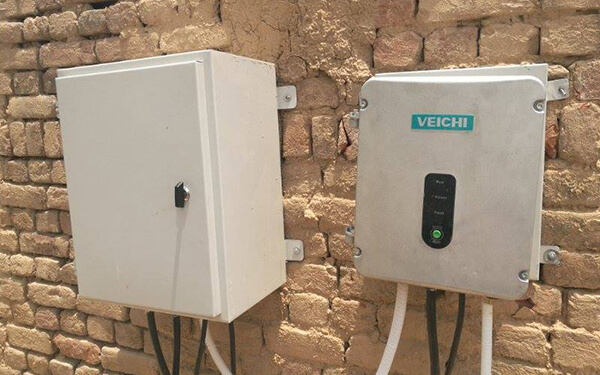 Onduleur de pompe à eau solaire de 11 kW à Lahore, au Pakistan