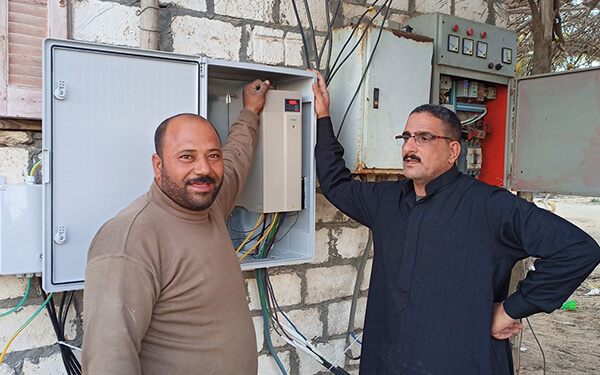 Onduleur de pompe à eau solaire de 30 kW à Fayoum, Égypte