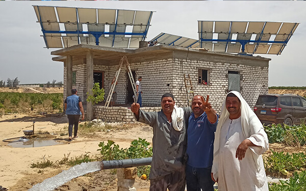 Onduleur de pompe à eau solaire de 11 kW à Fayoum, Égypte
