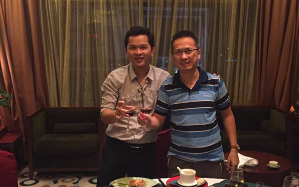 Lam et M. Hu se sont réunis pour célébrer le développement vigoureux du marché vietnamien